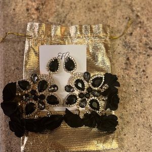 BLACK AND GOLD FLOWERS & CRYSTAL EARRINGS